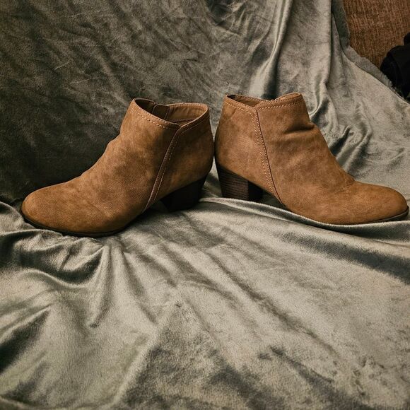 Cute Indigo Tan Ankle Booties Faux Suede Size 8.5 M - Picture 4 of 7